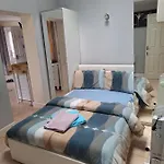 Luxury Apartment In Birmingham With Free Parking.